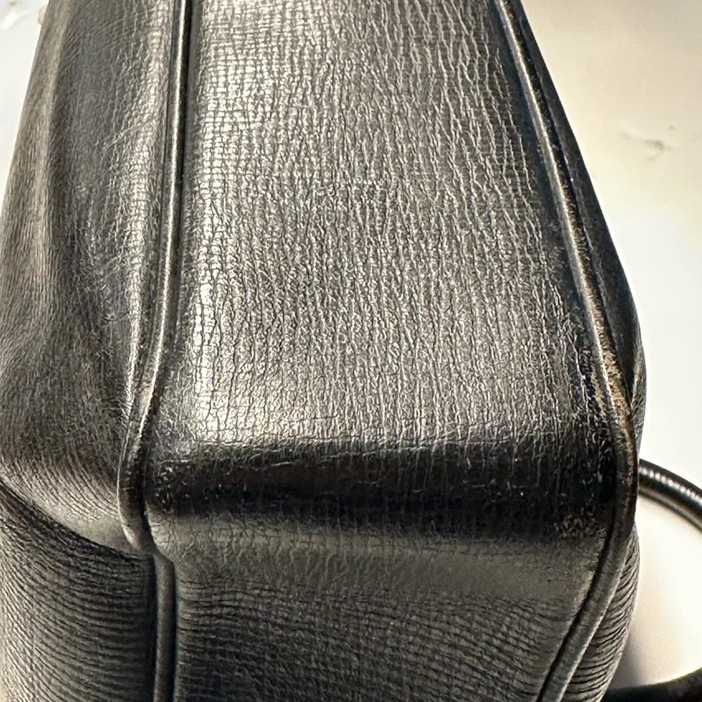 Burberrys Elegant Black Leather Unisex Business Bag EUC